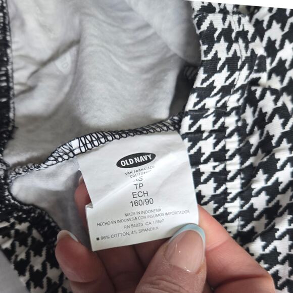Old Navy Black and White Leggings sz XS - Picture 5 of 6